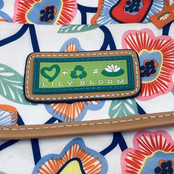 Lily Bloom Floral Crossbody Purse Bag Multi Pockets Flap Over Snap & Zip Closure - Picture 3 of 16